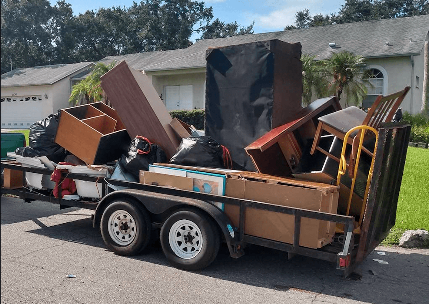 The Benefits of Junk Removal Services for Apartment and Condo Complexes